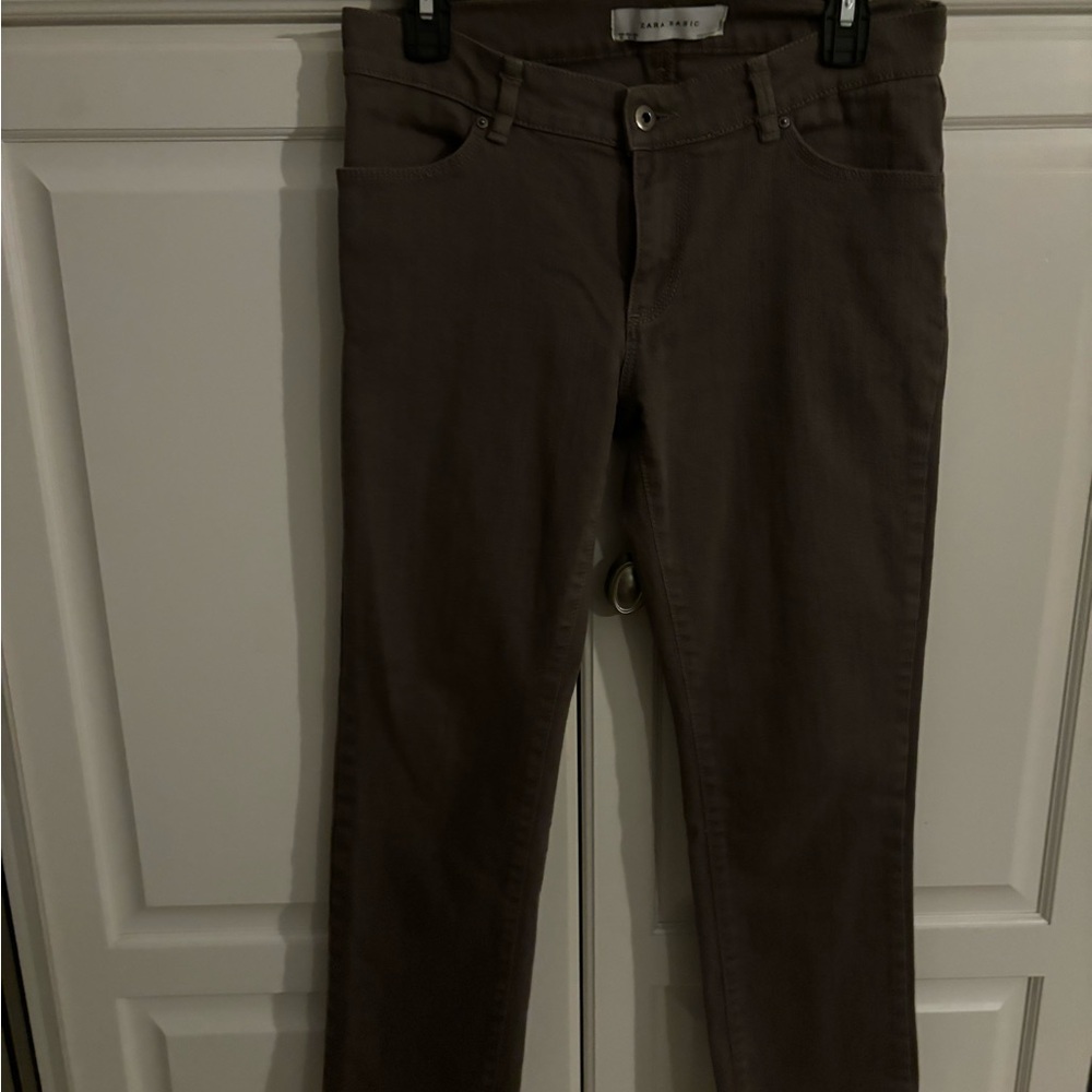 Zara basic jeans. Brown size 8.  Like new‎